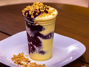 imagem do produto Açaí trufado+leite em pó+leite condensado +creme de Ninho+calda de Maracujá