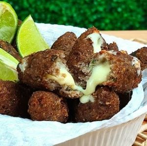 imagem do produto 50*MINI KIBE C/ RECHEIO DE QUEIJO MUSSARELA: