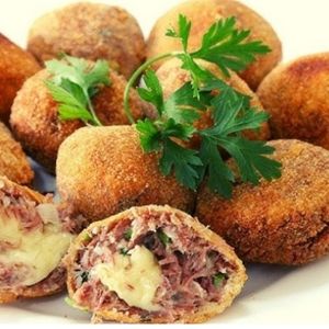 imagem do produto 50*MINI DELÍCIA DE CARNE SECA C/ MANDIOCA.