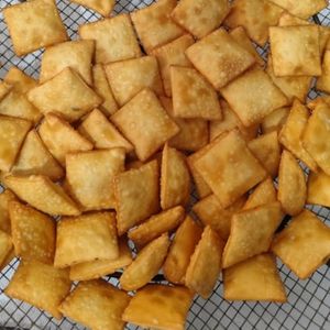 imagem do produto Mini pastéis de queijo congelado.(Sem fritar) Bandeja de meio kg( 70 pastelzinho) 