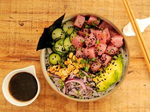 imagem do produto Poke do Consumidor  Monte o seu e ganhe sobremesa + Coca!