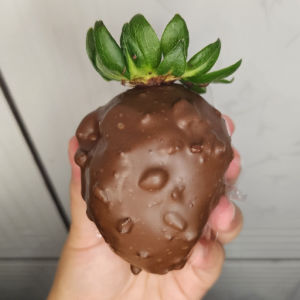 imagem do produto Morango cravejado DARK