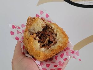 imagem do produto Coxinha de Carne Seca com requeijão *Frita na hora