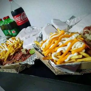 imagem do produto COMBO 10 PESSOAS + 2 REFRI 1.5