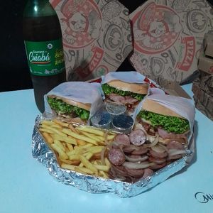 imagem do produto Combo Magnos serve 3 pessoas +calabresa+ Batata-frita + Refri 1.5L