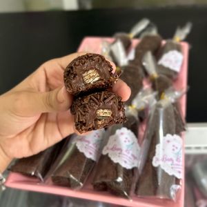 imagem do produto Charuto de brigadeiro com KitKat