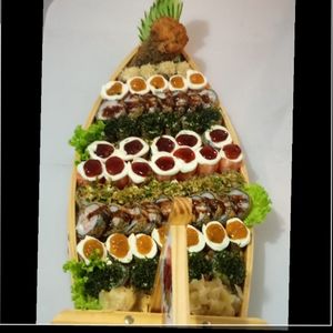imagem do produto Barca 60 peças + um mini Temaki Hot