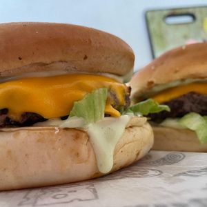 imagem do produto Doritos Búrger +Fritas/refrigerante 