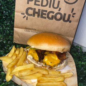 imagem do produto Búrguer Barbecue +Fritas/refrigerante 