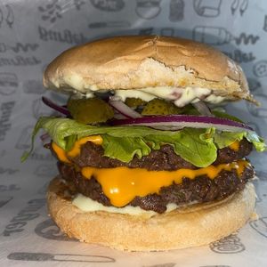 imagem do produto Duplo burguer carne+Fritas/refrigerante 