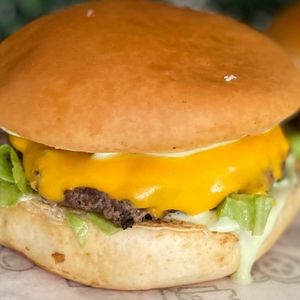 imagem do produto Cheddar Búrger +Fritas/refrigerante 