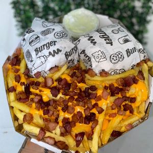 imagem do produto 2× Búrguer +Fritas cheddar e bacon +maionese caseira 