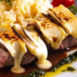 imagem do produto Contra filé com queijo e ovo frito 