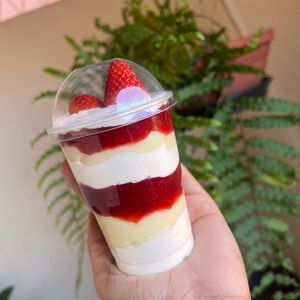 imagem do produto Copo duplo ninho com geleia de morango 