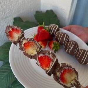 imagem do produto Bombom de morango no palito 