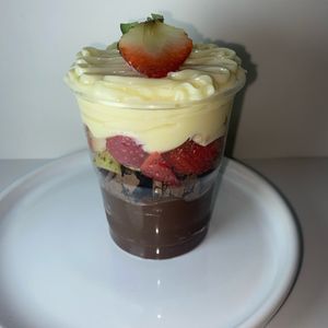 imagem do produto Copo Brownie Com Morango