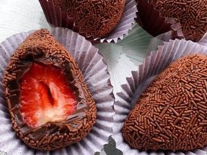 imagem do produto Coxinha de morango e brigadeiro