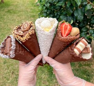 imagem do produto Cone recheado Kinder Bueno