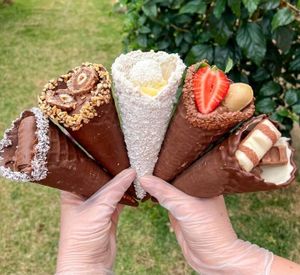 imagem do produto Cone recheado Frutas vermelhas e chocolate branco