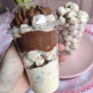 imagem do produto Copo de pipoca gourmet com cobertura de Kinder Bueno e Nutella 