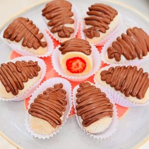 imagem do produto Coxinha de morango com brigadeiro de ninho e Nutella