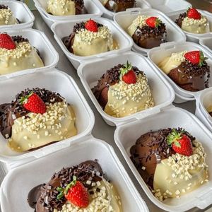 imagem do produto Bolinho vulcão 500gr dois amores com morango 