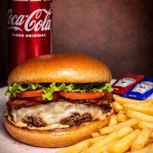 imagem do produto Burguer Salmos+batata+coca cola.