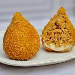 imagem do produto Coxinha de Massa de Batata (Frango com requeijão)