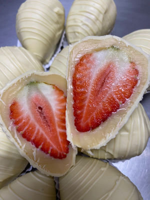 imagem do produto Bombom morango branco