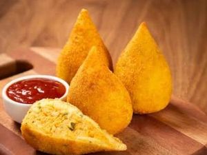 imagem do produto Coxinha de frango 4 un. (aprox 300g)