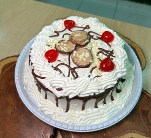 imagem do produto Torta de baba de moça com brigadeiro 10 pessoas