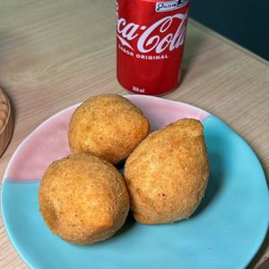 imagem do produto 3 Salgados + Coca cola 