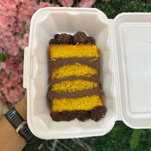imagem do produto Fatia supreme cenoura com brigadeiro belga 