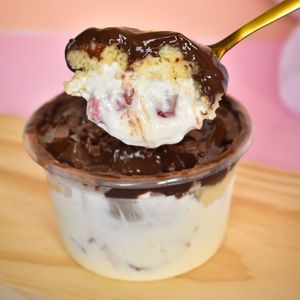 imagem do produto Ninho com Morangos e Brigadeiro