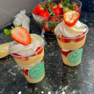 imagem do produto Copo Supreme de morango - 200ml