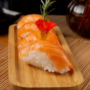 imagem do produto Niguiri Salmão (2 UNIDADES) 