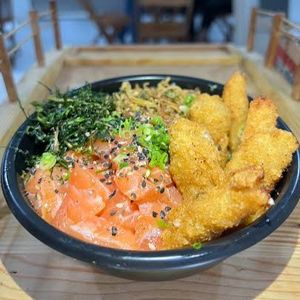 imagem do produto Poke Salmão e Camarão Empanado 