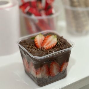 imagem do produto Bolo Brigadeiro e morango