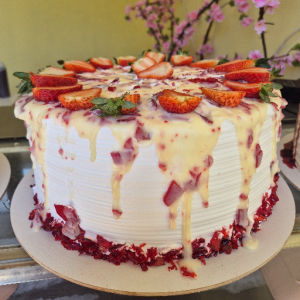imagem do produto Torta de morango cravejado