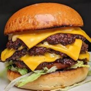 imagem do produto Mc Food Feliz Triplo Cheddar e Bacon Salada 