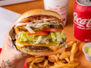 imagem do produto Combo Monte Seu Burger + Acompanhamento + Refri