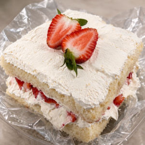 imagem do produto FATIA MOUSSE DE LEITE EM PÓ COM MORANGOS — 600 G