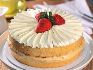 imagem do produto Bolo Naked - Leite Condensado com Morangos