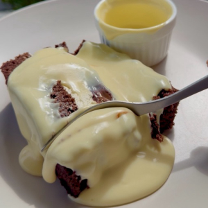 imagem do produto Fatia de bolo gelado musse de leite em pó com creme de avelã