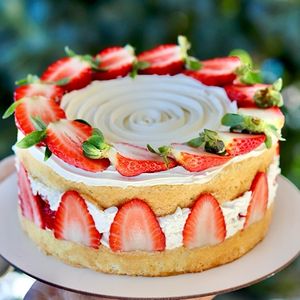 imagem do produto Torta Naked - Ninho com morangos
