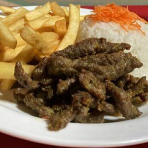 imagem do produto Carne trinchada com fritas