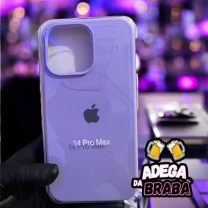 imagem do produto Capa Iphone 14 pro max aveludada lilas com logo
