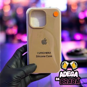 imagem do produto Capa aveludada iphone 15 pro max nude com logo