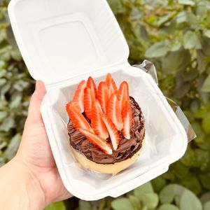 imagem do produto BROWNIE SUPREME COM MORANGO