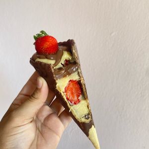 imagem do produto Cascão TRUFADO ninho com Nutella e morangos